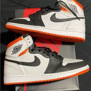 Air jordan 1 retro high OG “Electro orange”